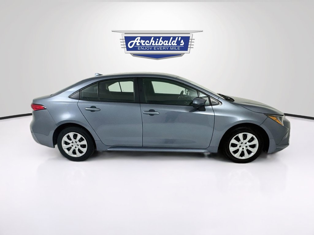 Used 2025 Toyota Corolla LE FWD image 9