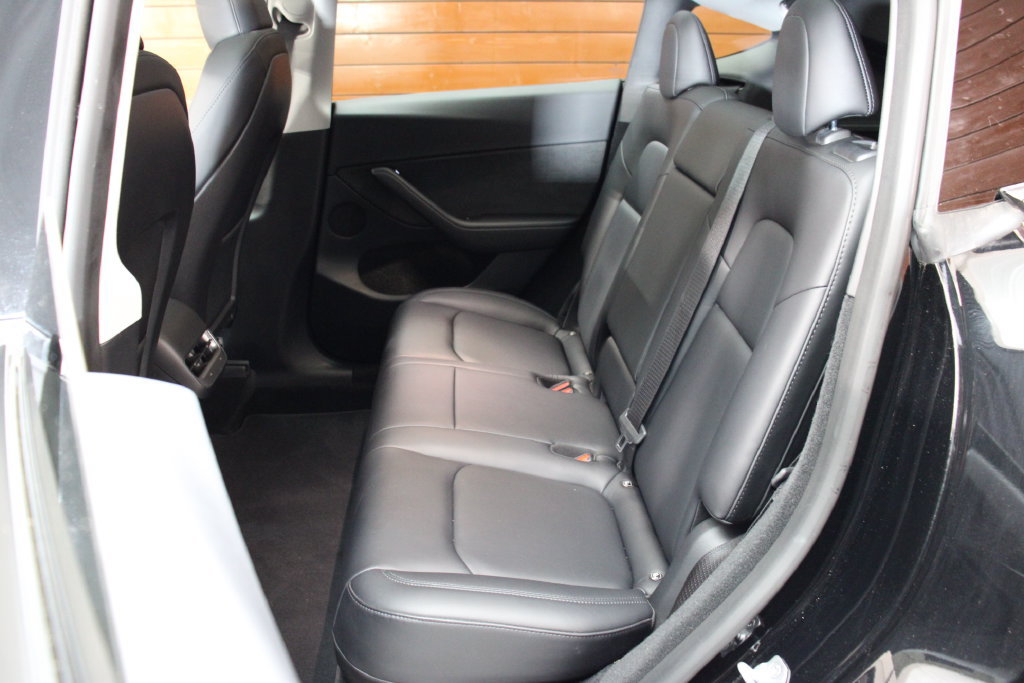Used 2023 Tesla Model Y Performance AWD/4WD image 8