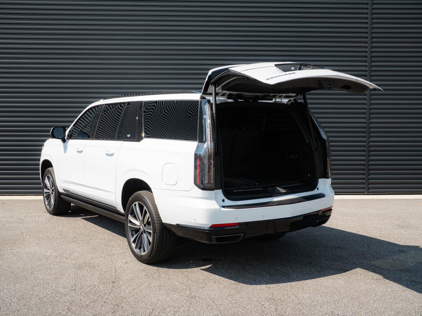Used 2026 Cadillac Escalade ESV Sport w/ Touring Package AWD/4WD image 34