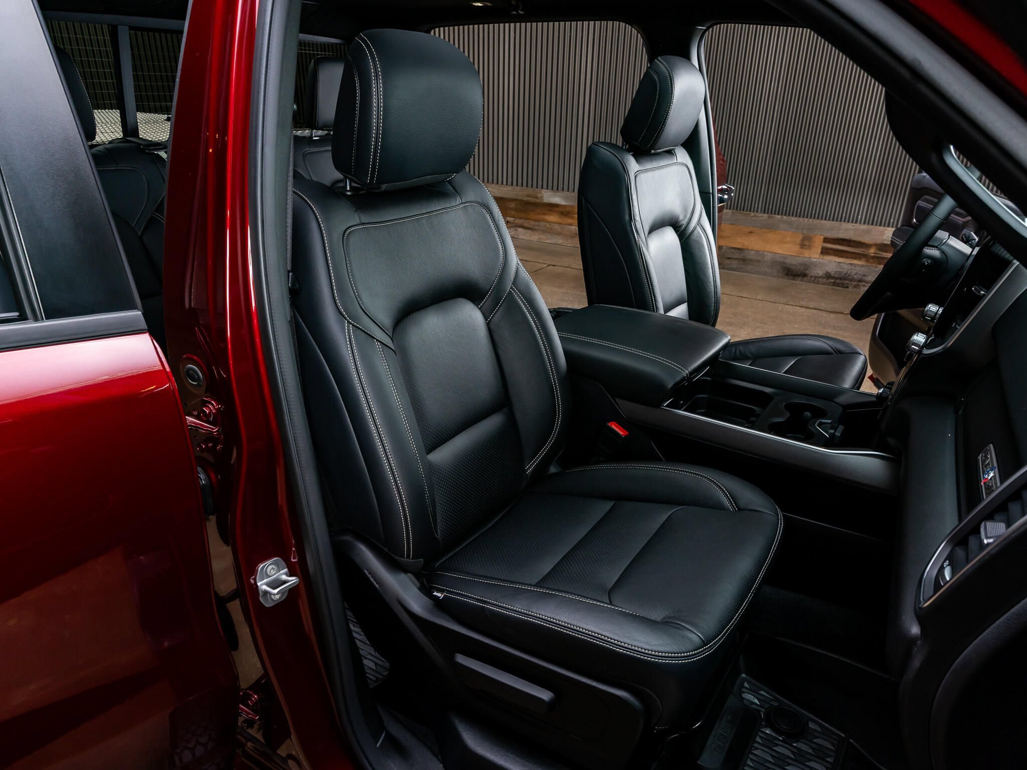 Used 2025 RAM 1500 Lone Star RWD image 30