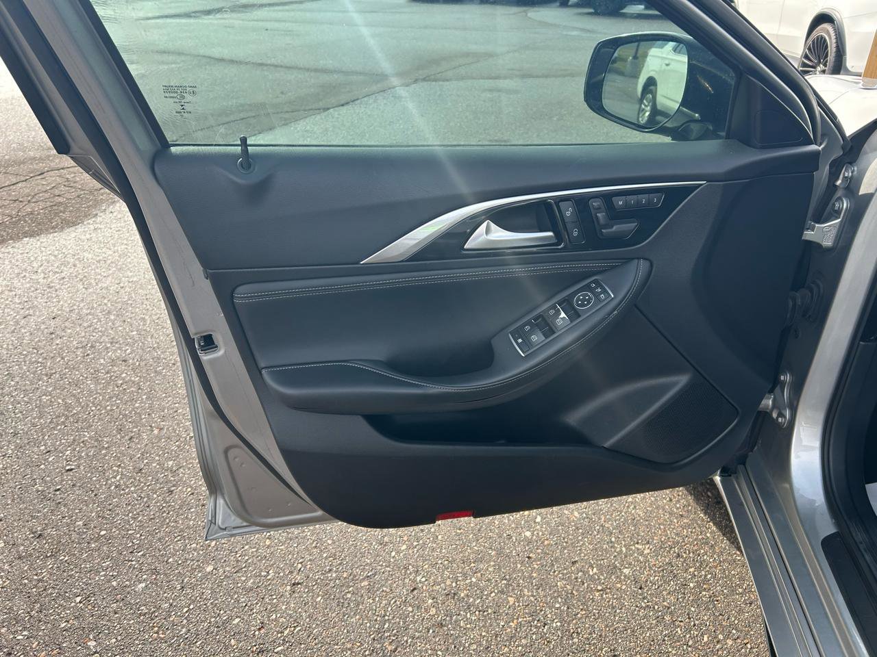 Used 2018 INFINITI QX30 image 14