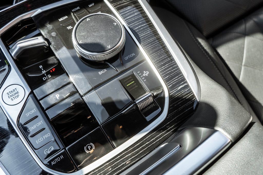 Used 2024 BMW X7 xDrive40i w/ M Sport Package image 8