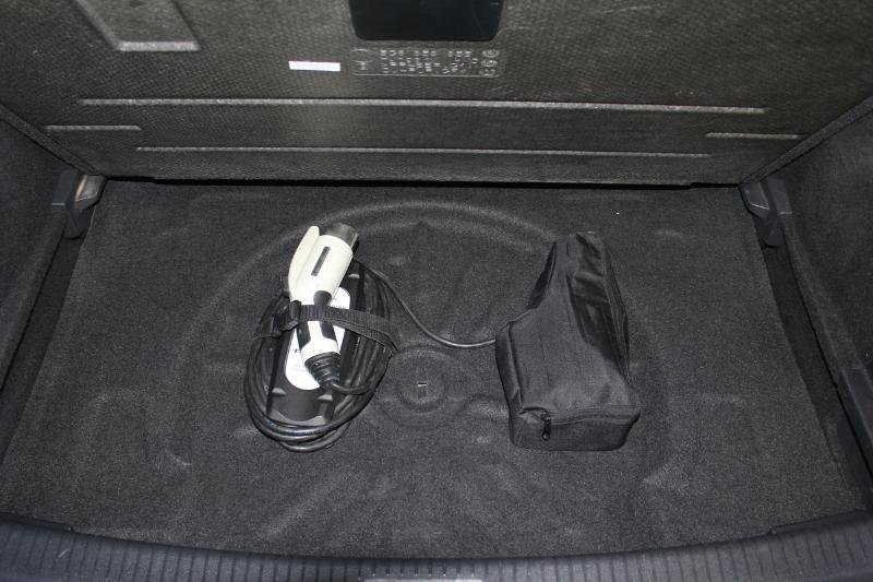 Used 2016 Volkswagen e-Golf SE FWD image 10