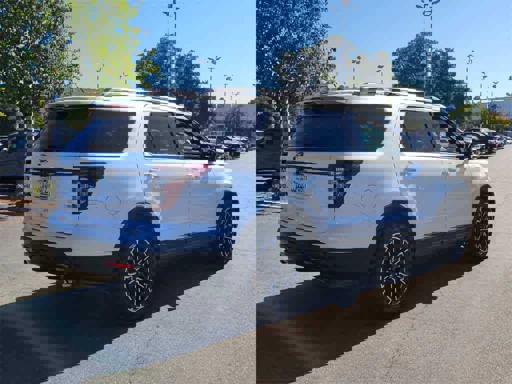 Used 2015 Ford Explorer Sport w/ Equipment Group 401A image 7