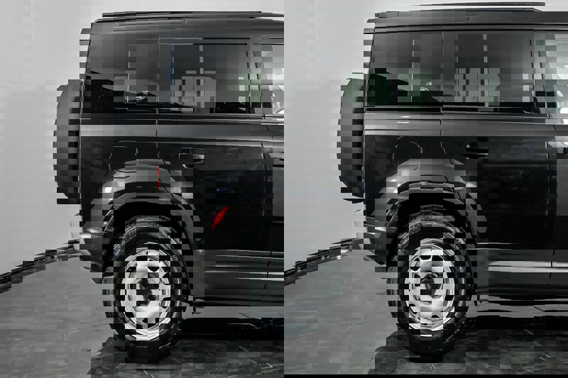 Used 2021 Land Rover Defender 110 image 11