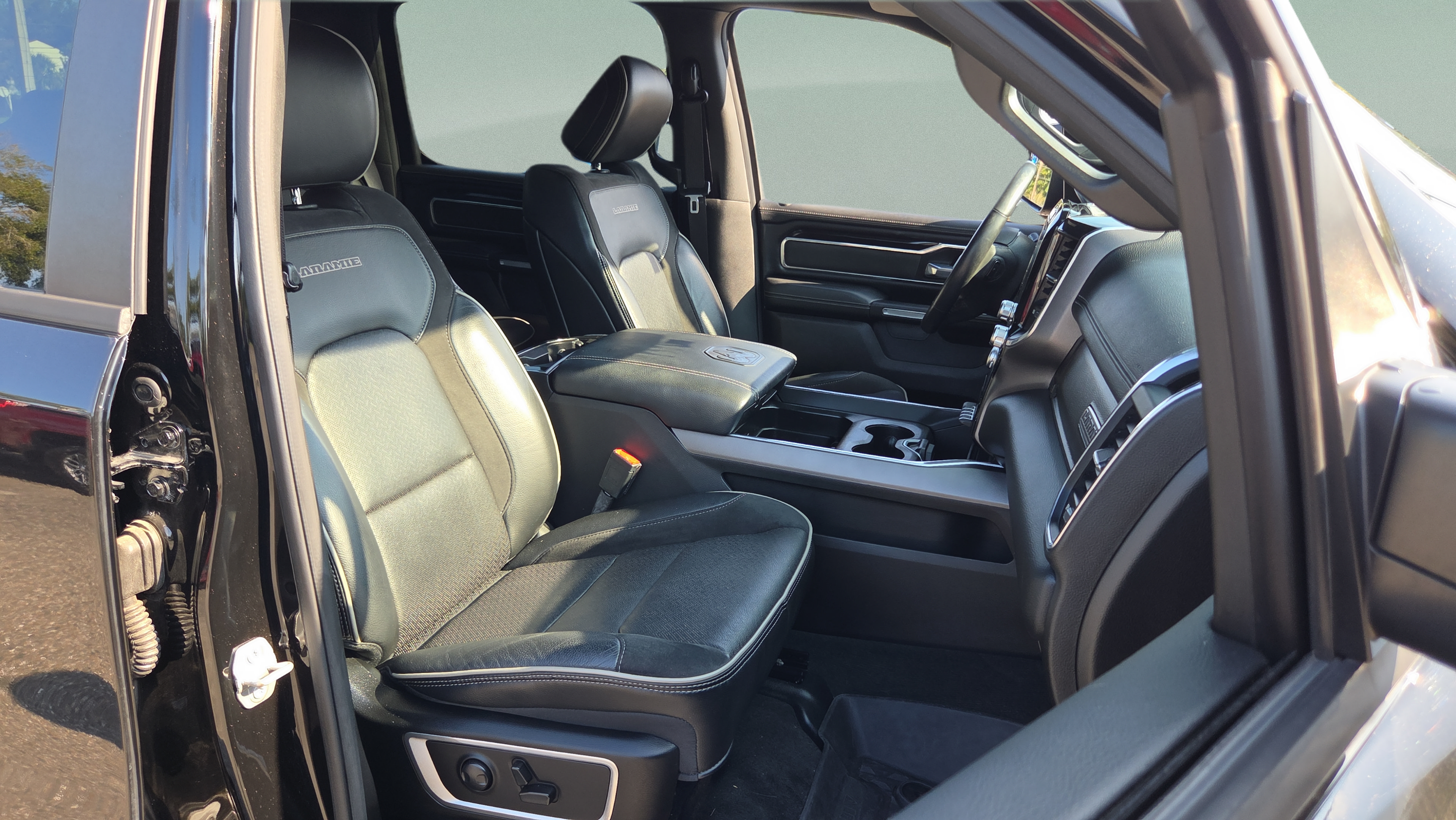 Used 2022 RAM 1500 Laramie w/ Sport Appearance Package RWD image 20