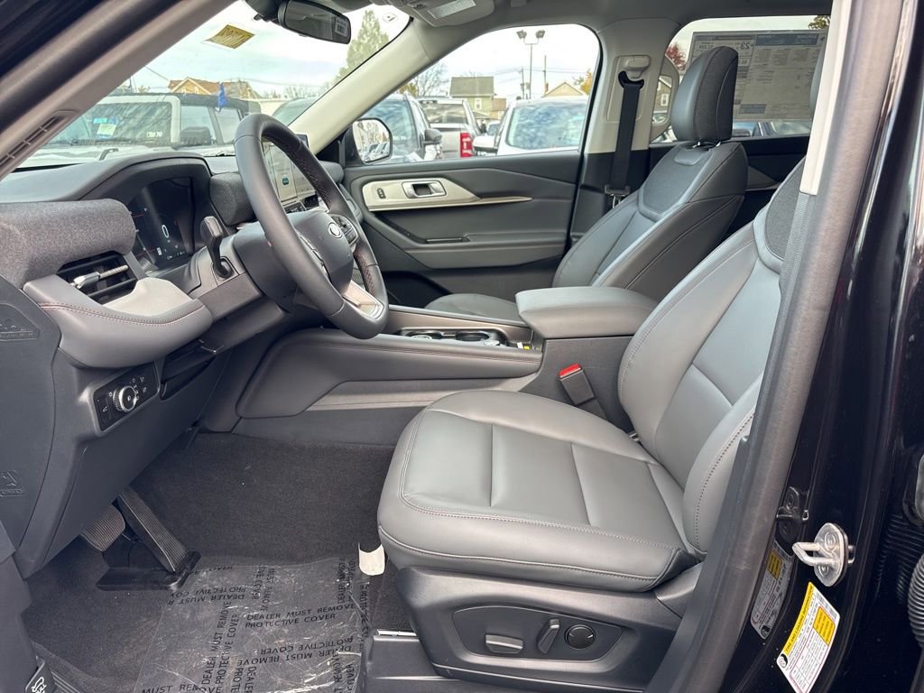 New 2026 Ford Explorer Active w/ Active Comfort Package image 6