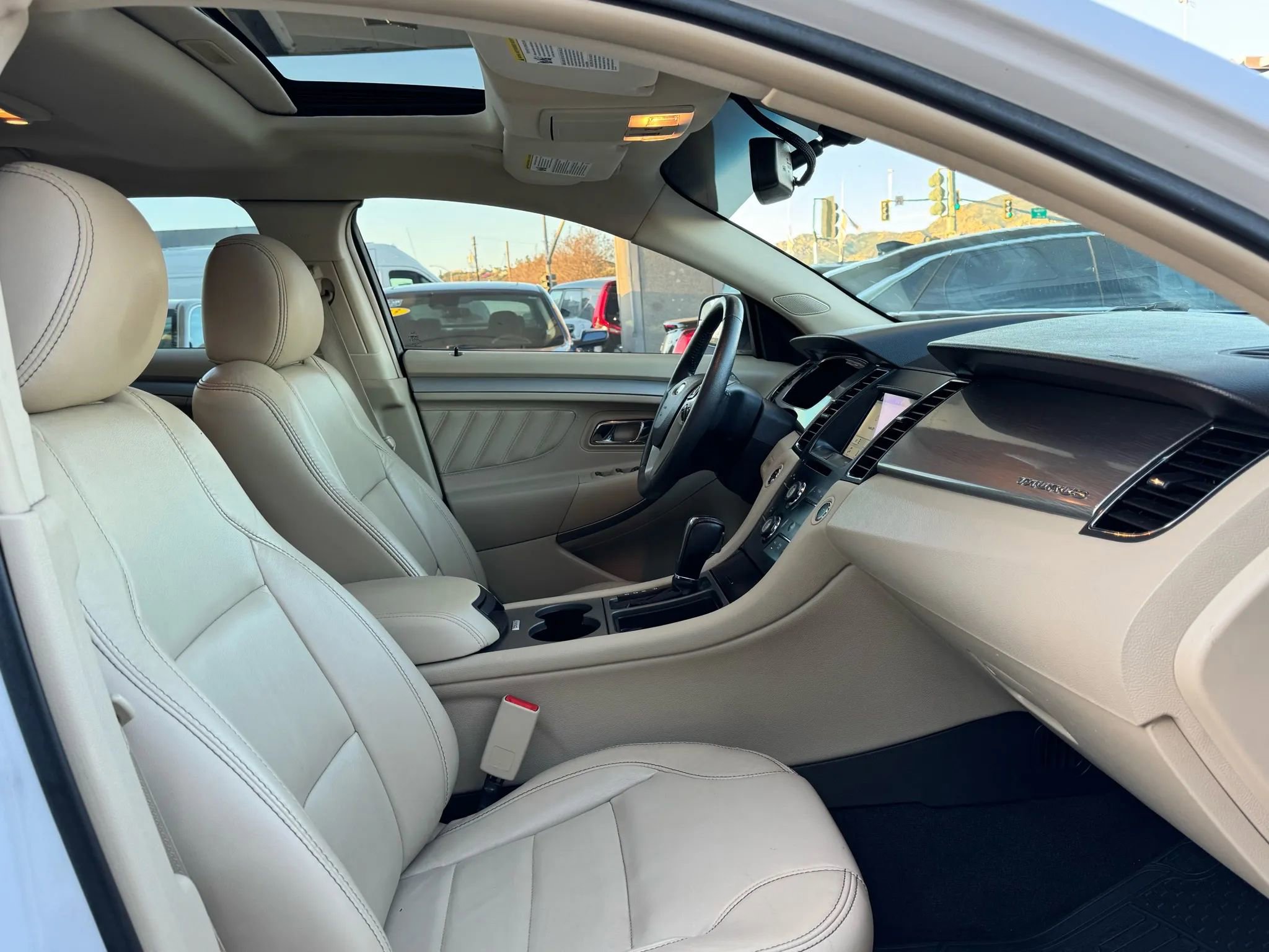 Used 2018 Ford Taurus SEL w/ Equipment Group 201A image 10