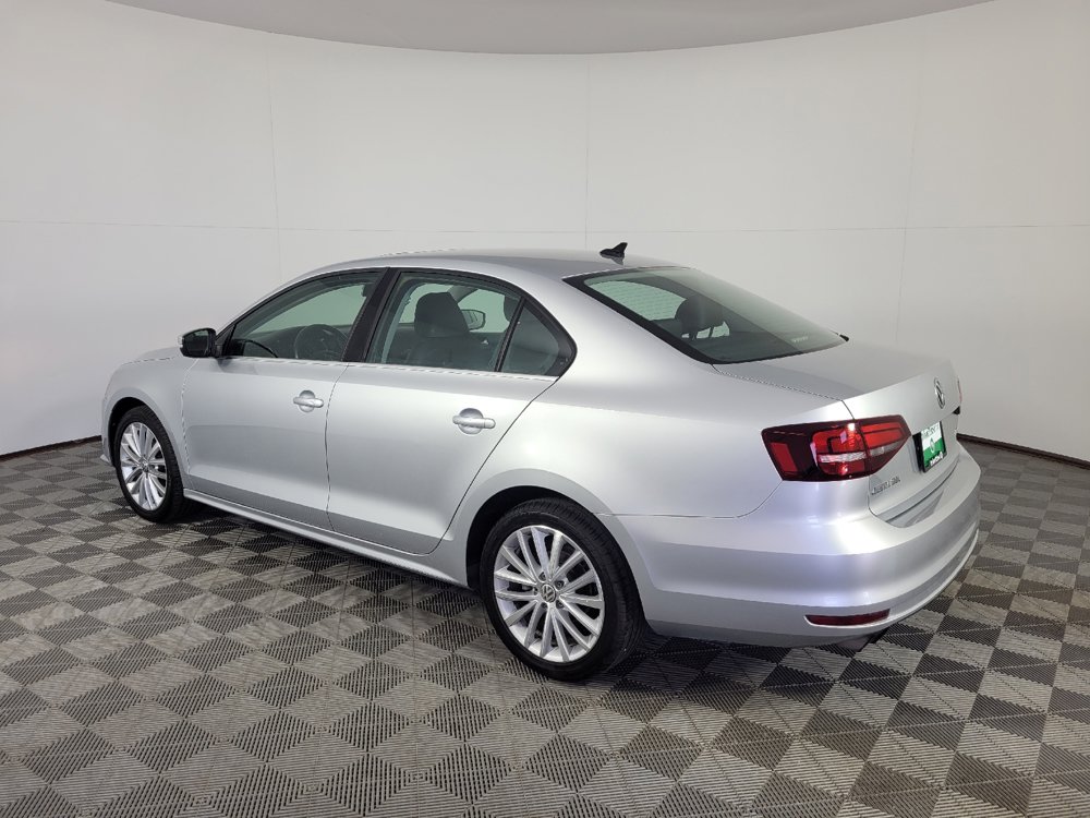 Used 2016 Volkswagen Jetta SEL FWD image 3