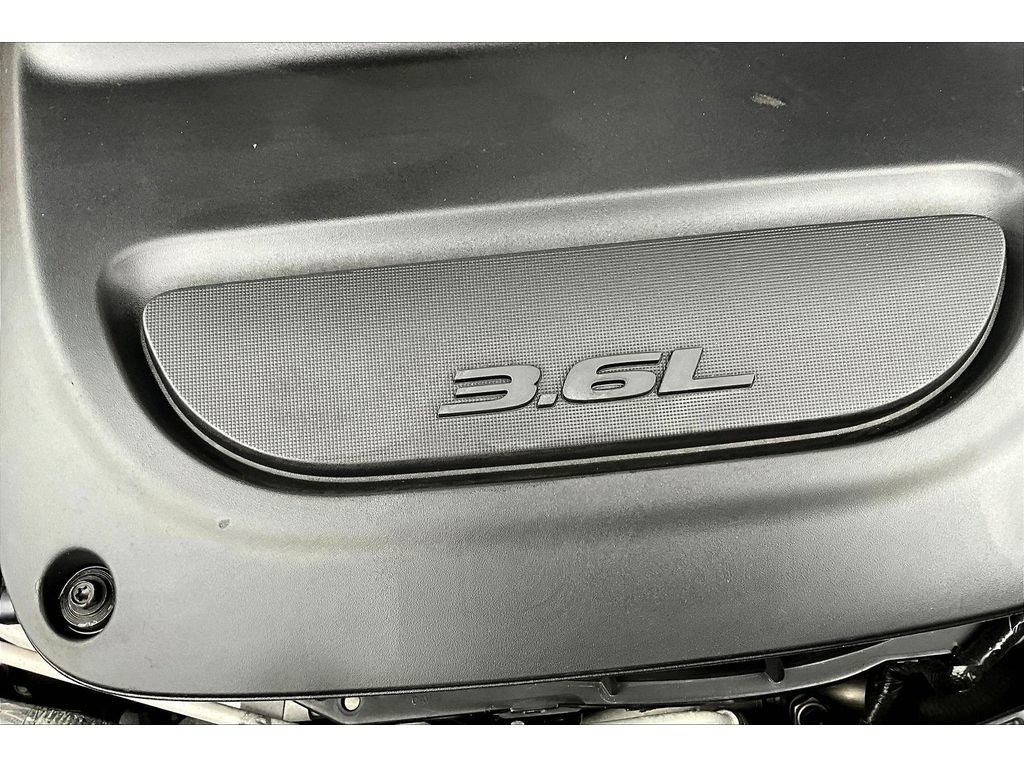 Used 2024 Chrysler Pacifica Touring-L image 36