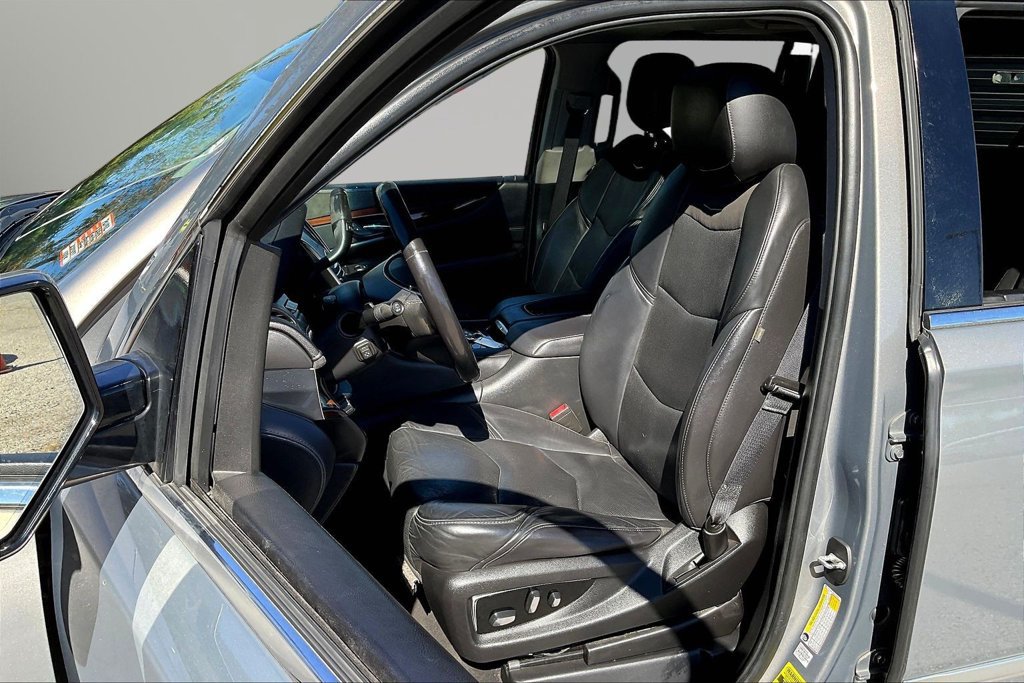 Used 2019 Cadillac Escalade ESV Premium Luxury RWD image 21