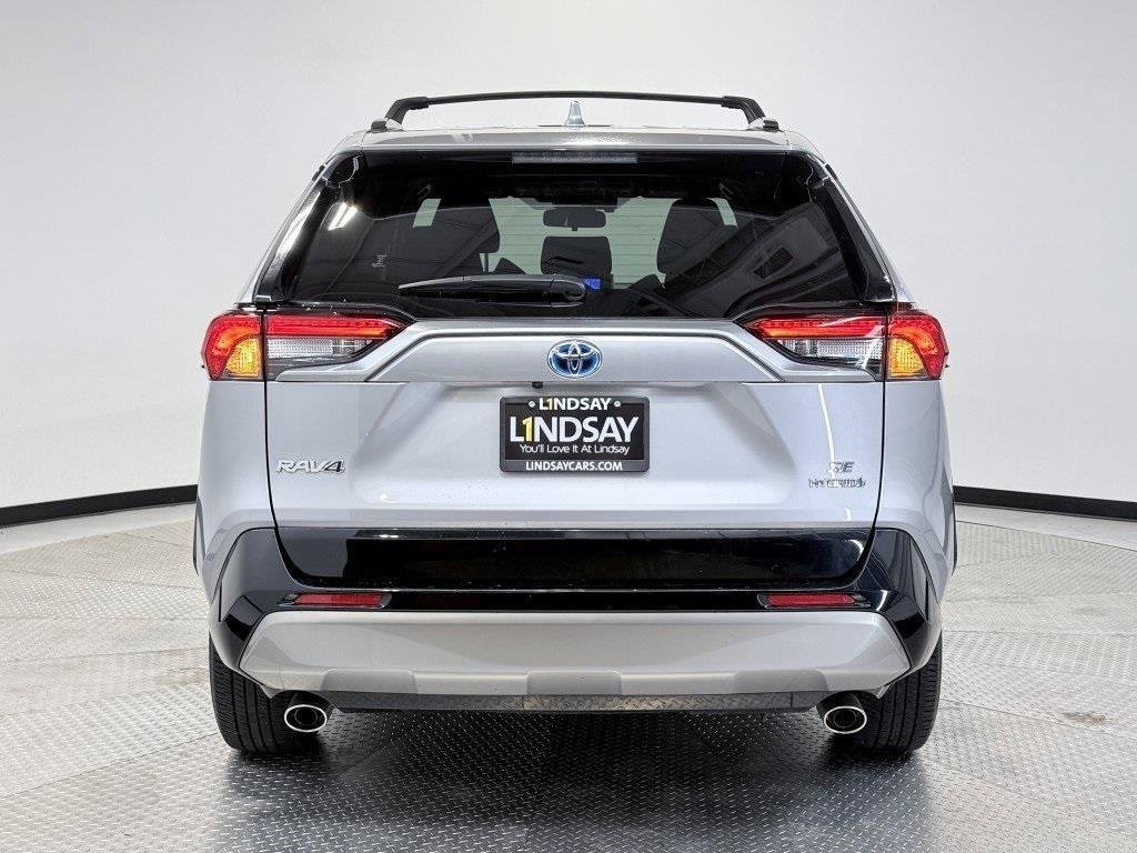 Used 2024 Toyota RAV4 SE image 5