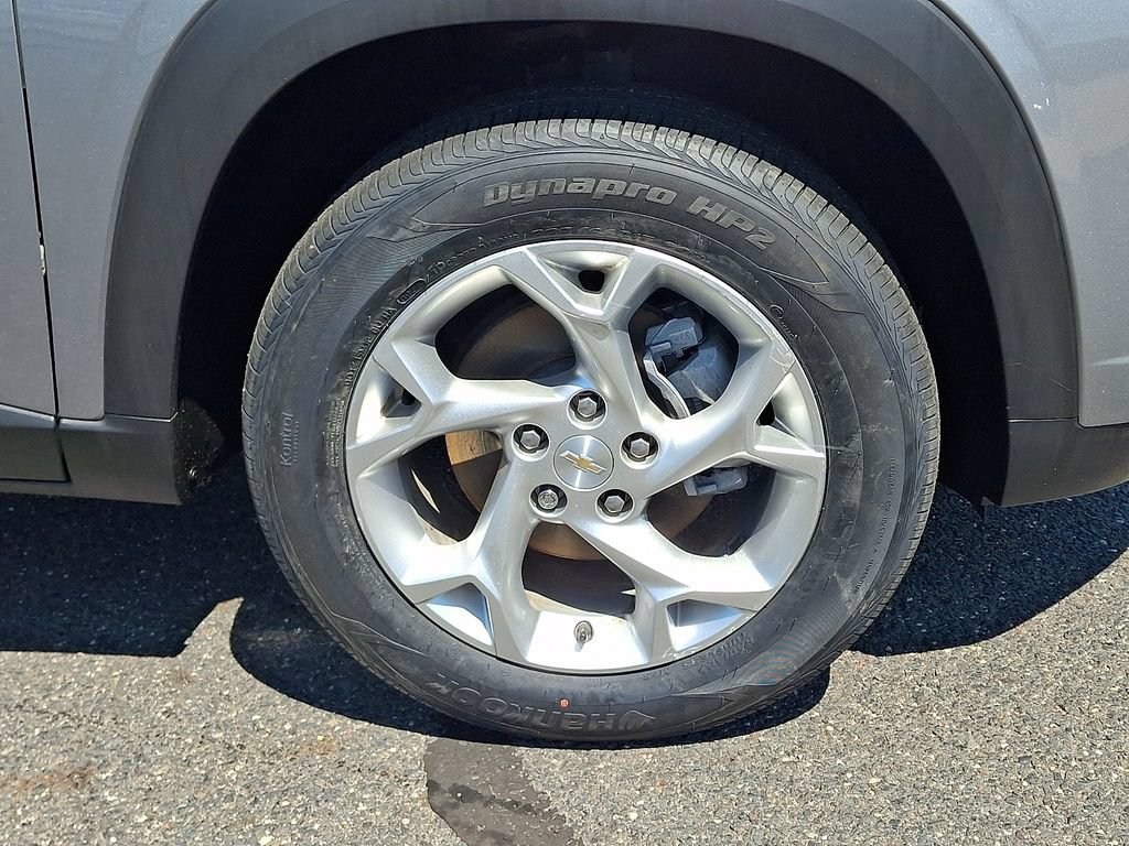 Used 2024 Chevrolet Trax LS w/ LS Convenience Package FWD image 11