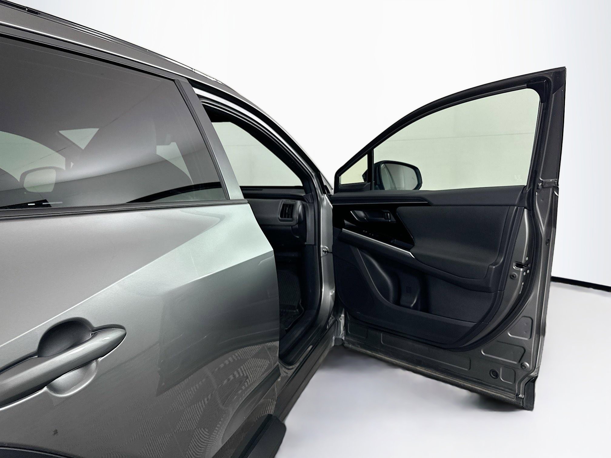 Used 2024 Subaru Solterra Premium image 31