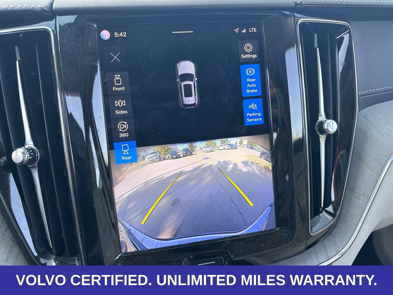 Certified 2023 Volvo XC60 B5 Ultimate w/ Climate Package AWD/4WD image 23