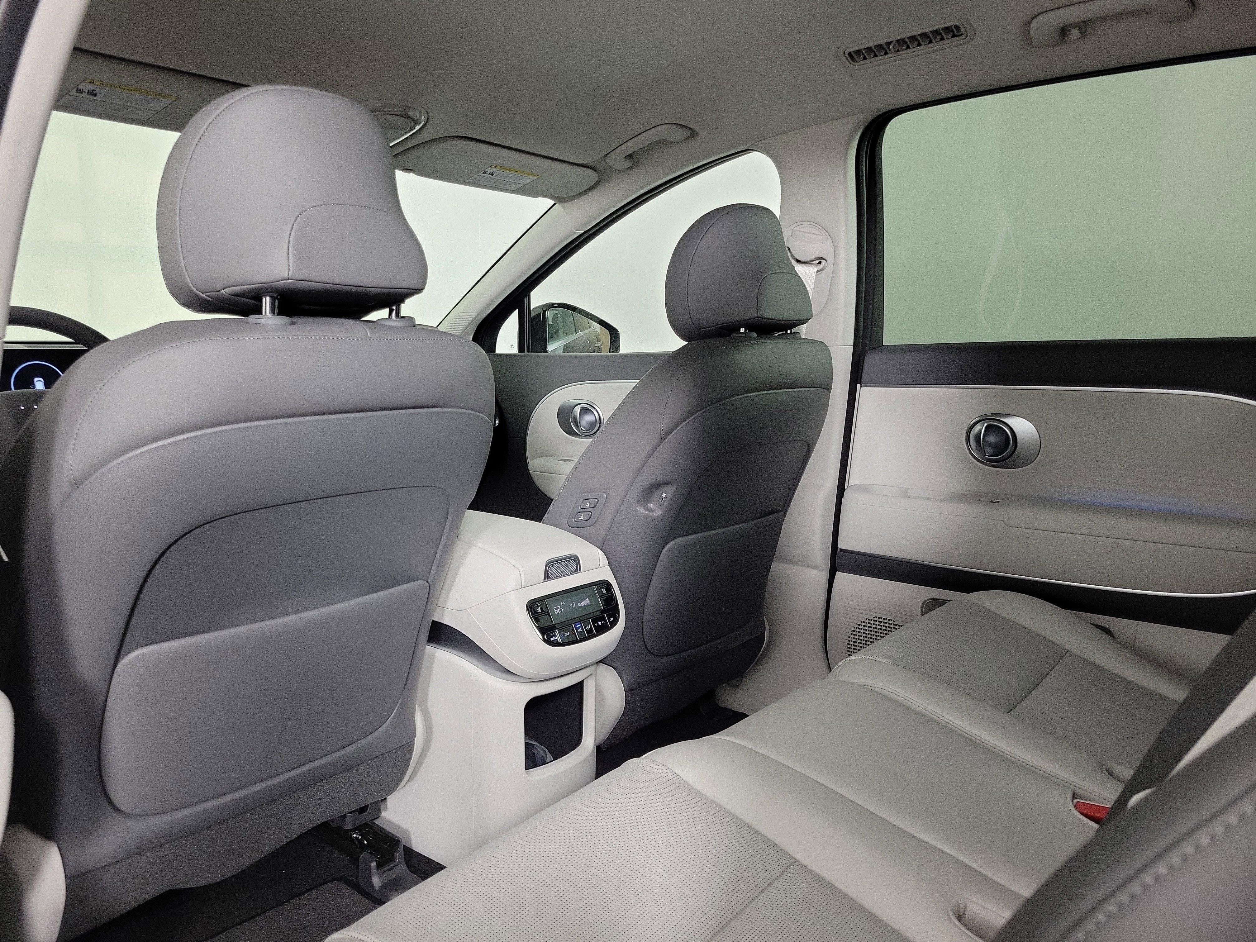 New 2026 Hyundai Ioniq 9 SEL image 34