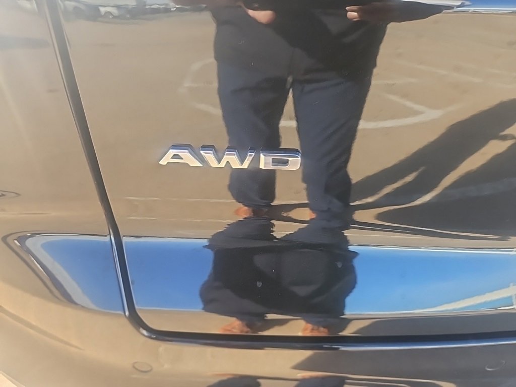 Used 2025 Cadillac XT4 Sport image 5