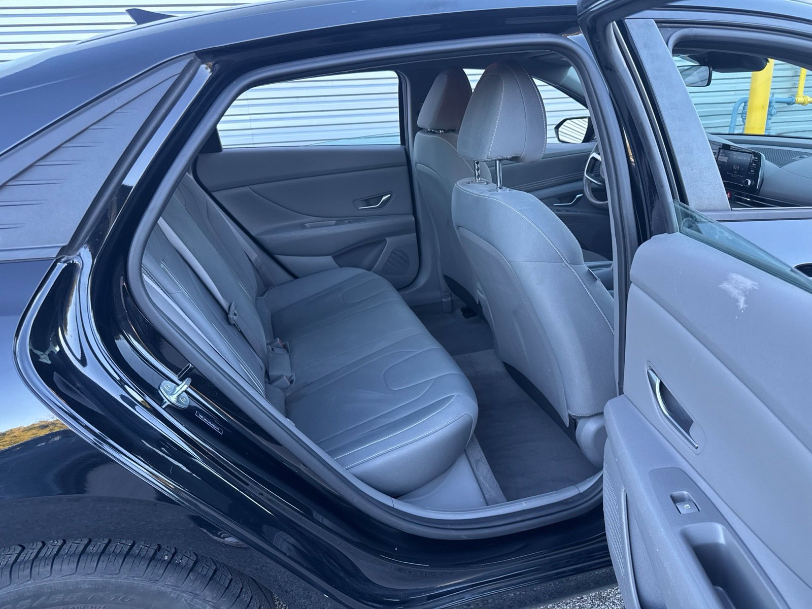 Used 2021 Hyundai Elantra SEL w/ Convenience Package FWD image 29