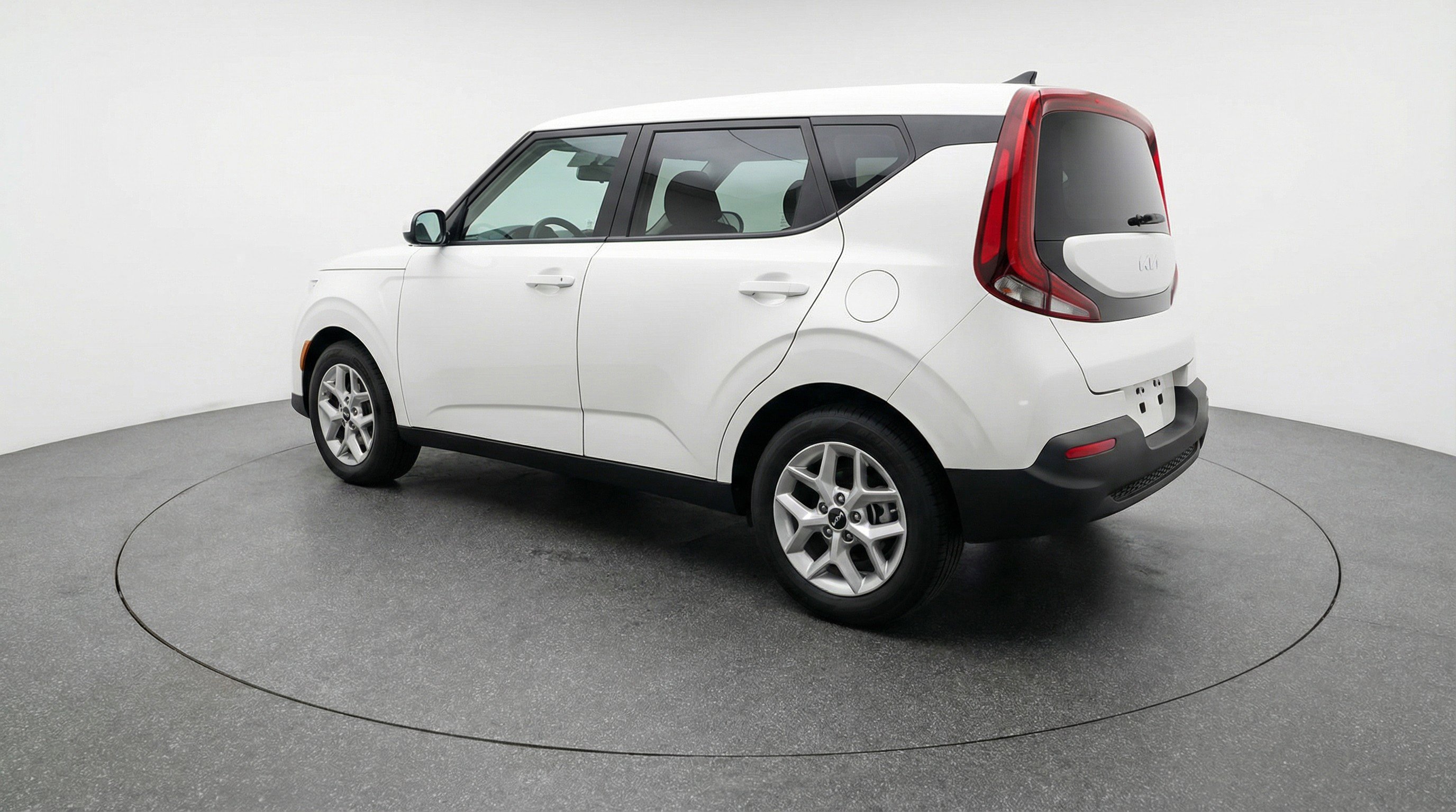 Used 2025 Kia Soul LX w/ LX Technology Package FWD image 6