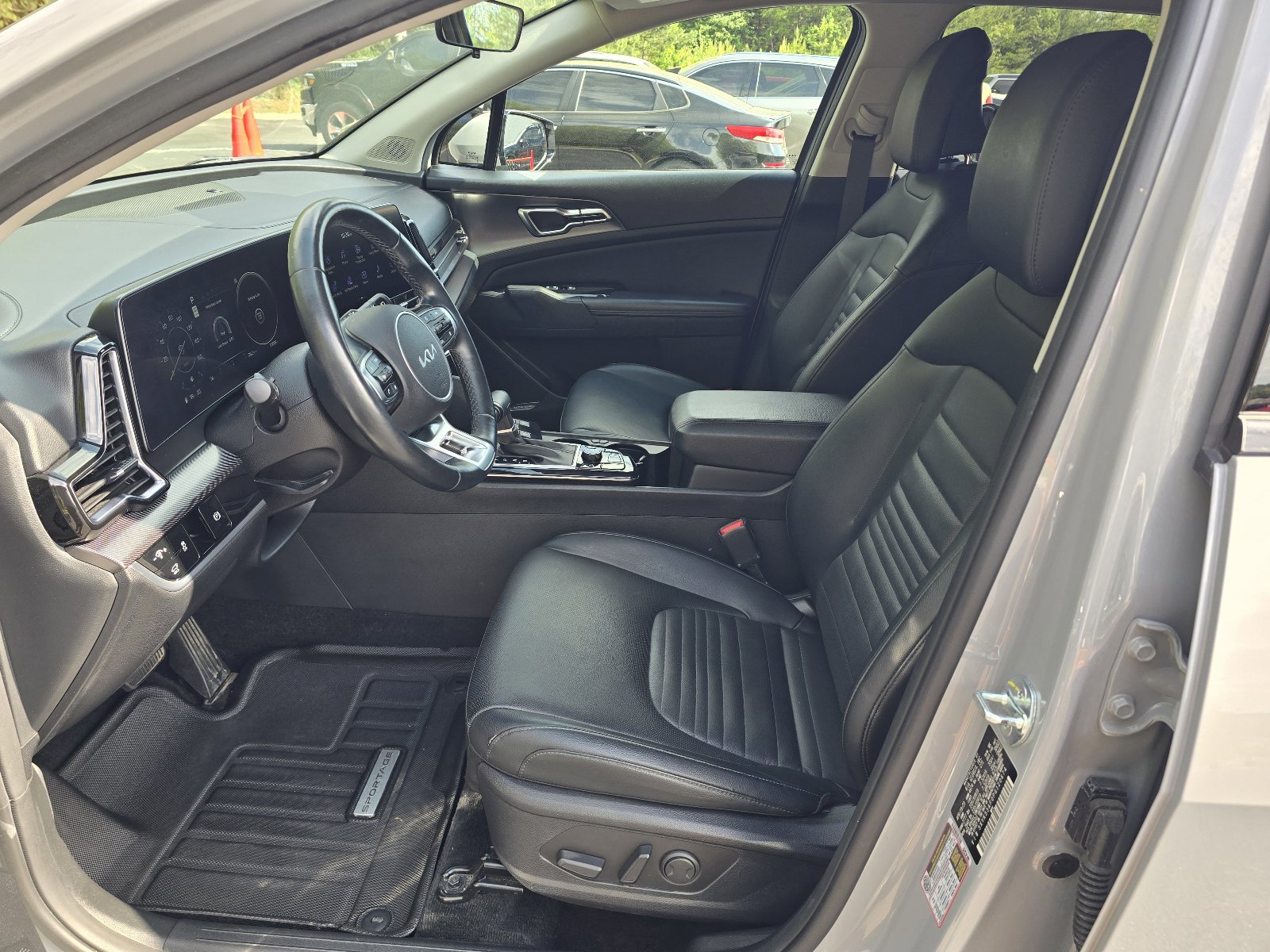 Used 2023 Kia Sportage SX FWD image 11