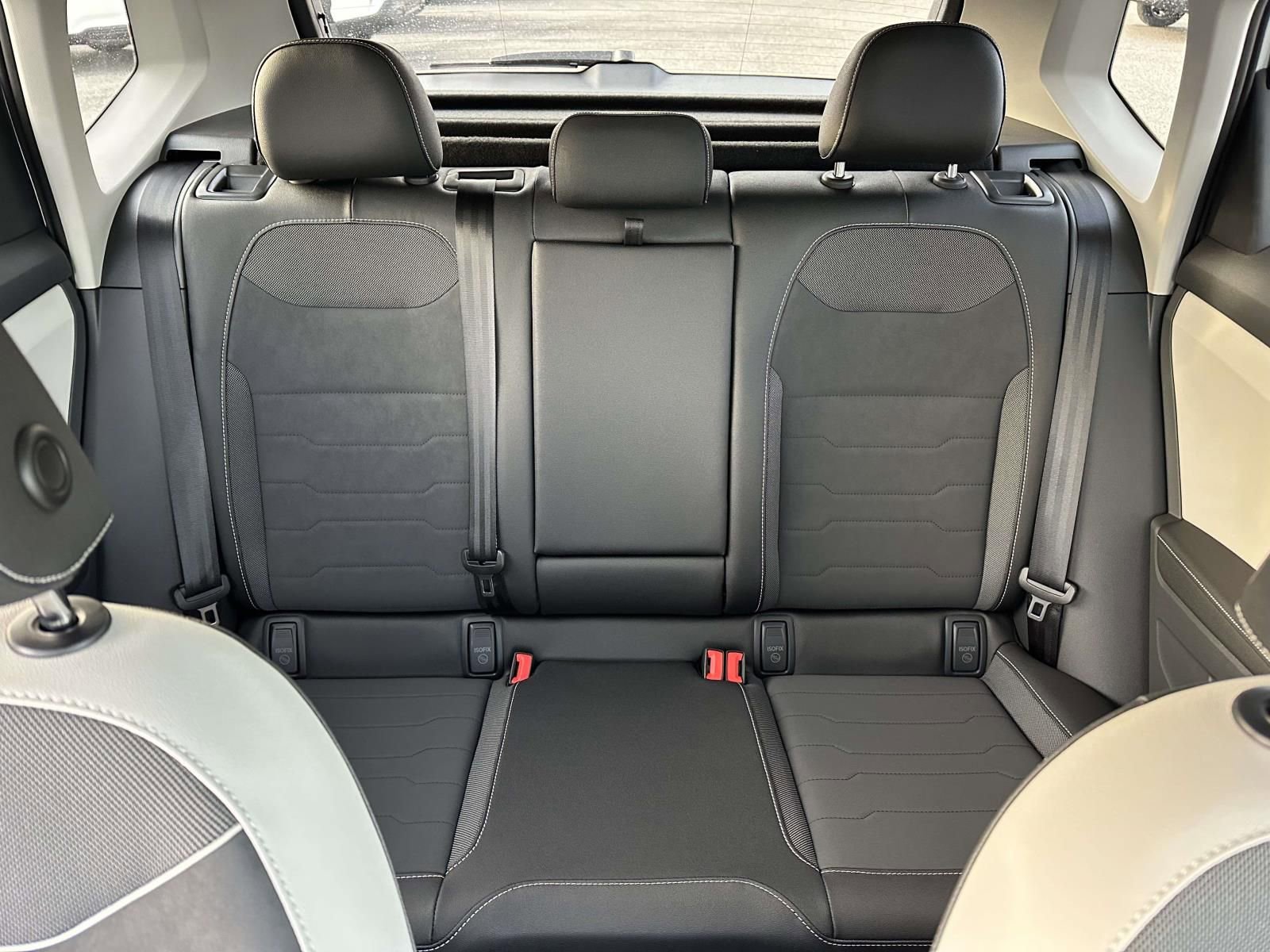 New 2026 Volkswagen Taos SE image 14