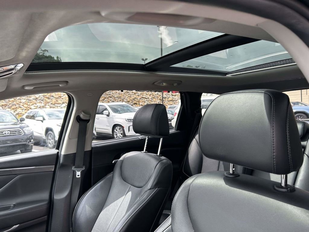 Used 2022 Hyundai Santa Fe SEL w/ Convenience + Premium Package FWD image 14