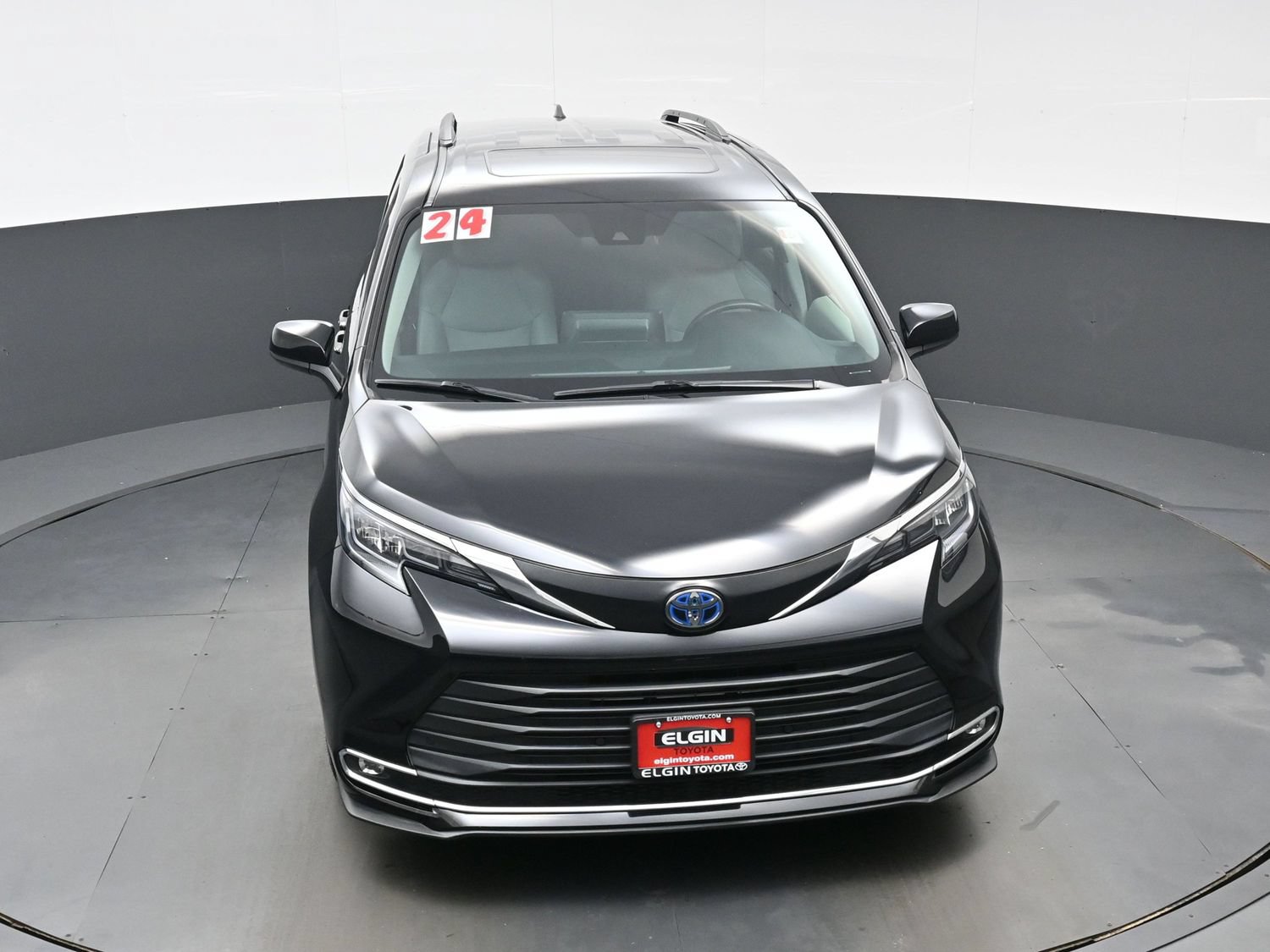 Used 2024 Toyota Sienna XLE FWD image 37
