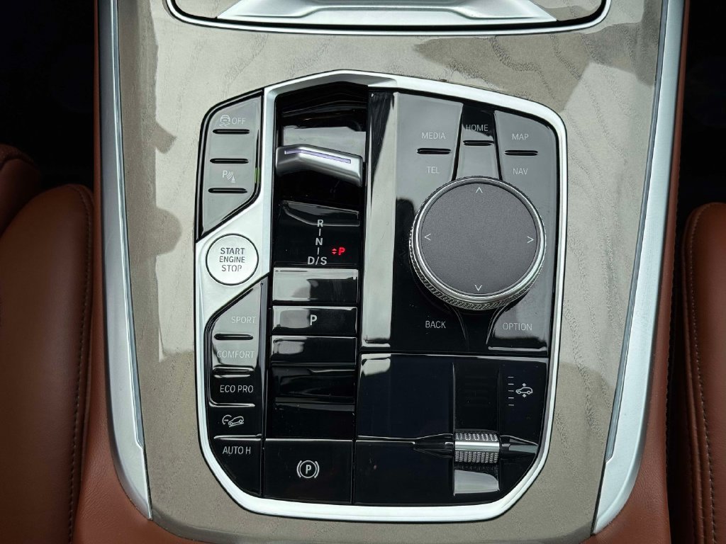 Certified 2024 BMW X7 xDrive40i AWD/4WD image 25