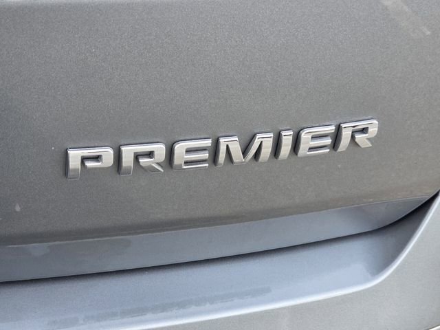 Used 2023 Chevrolet Traverse Premier FWD image 15