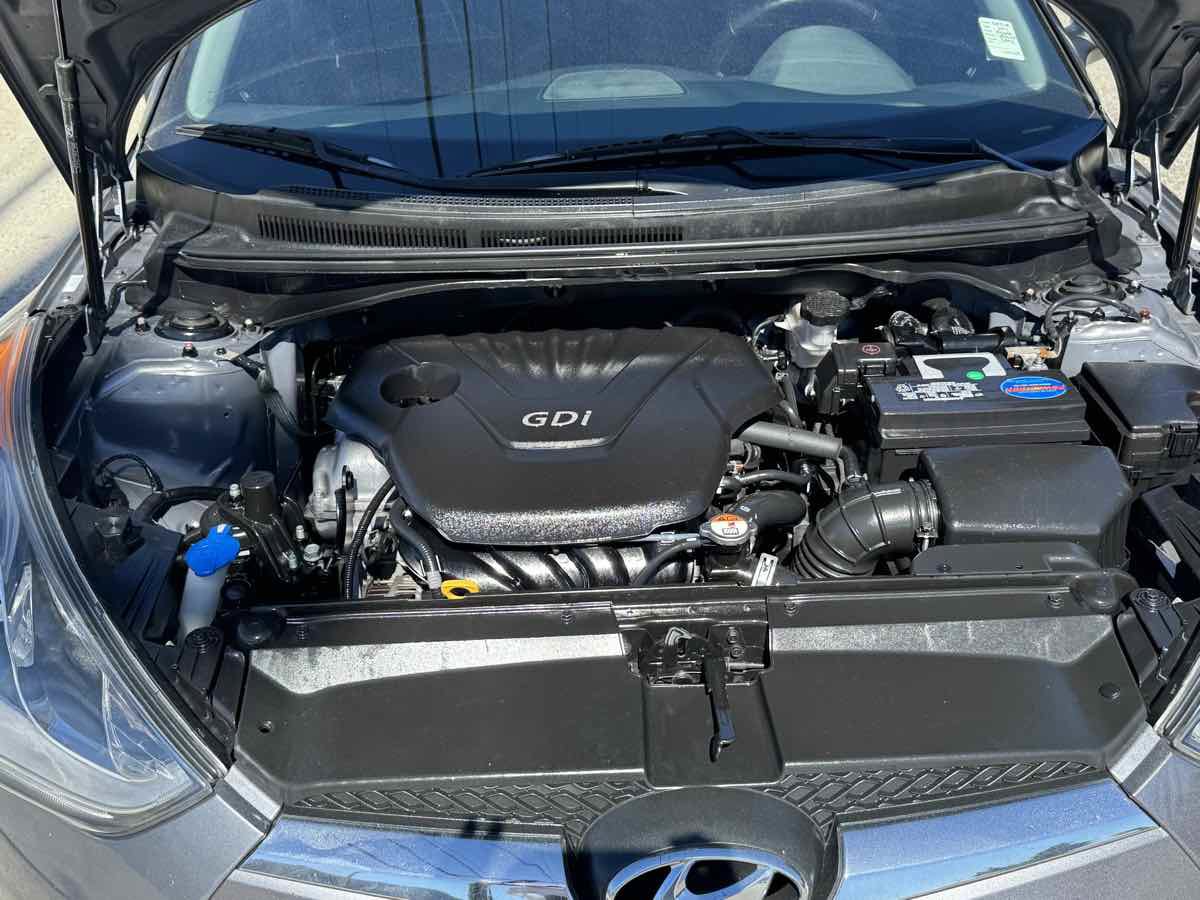 Used 2017 Hyundai Veloster image 16