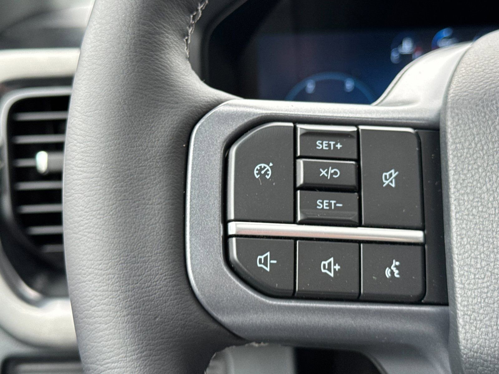 New 2026 Ford F250 Lariat w/ FX4 Off-Road Package image 27