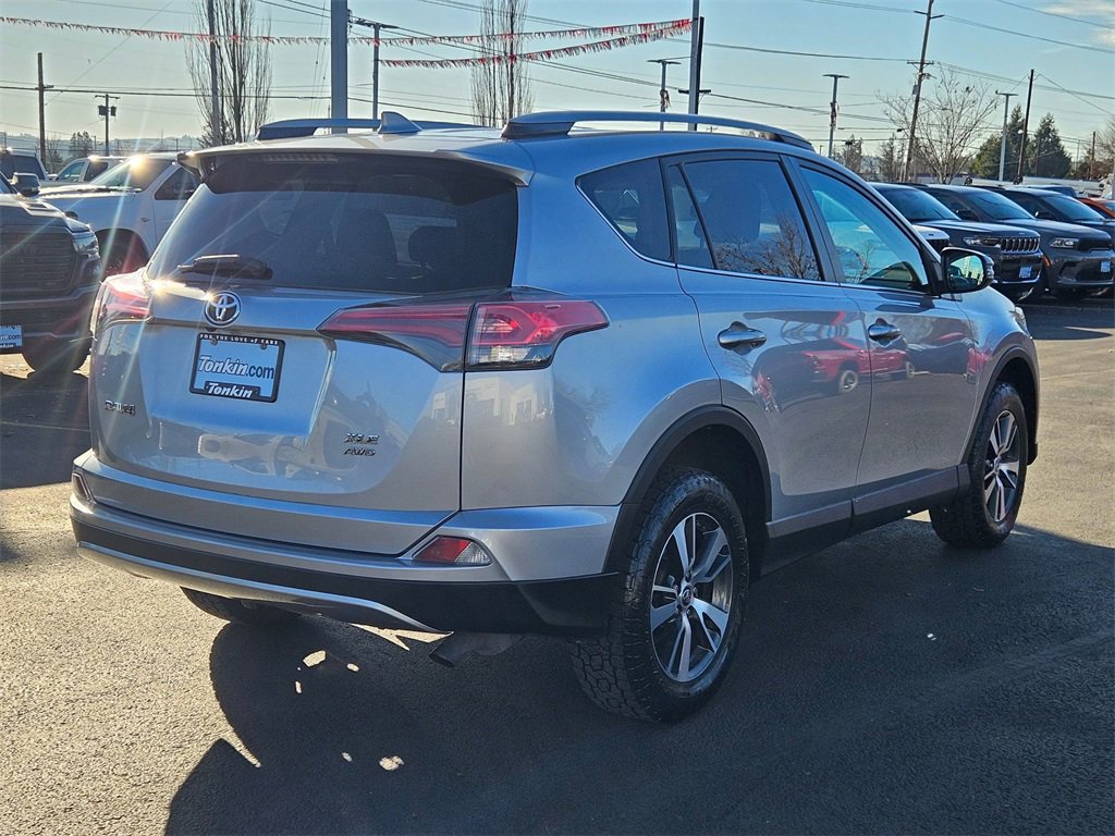Used 2018 Toyota RAV4 XLE image 6