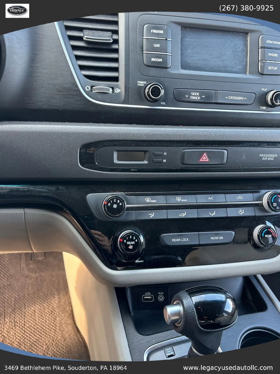 Used 2015 Kia Sedona LX w/ LX Convenience Package image 17
