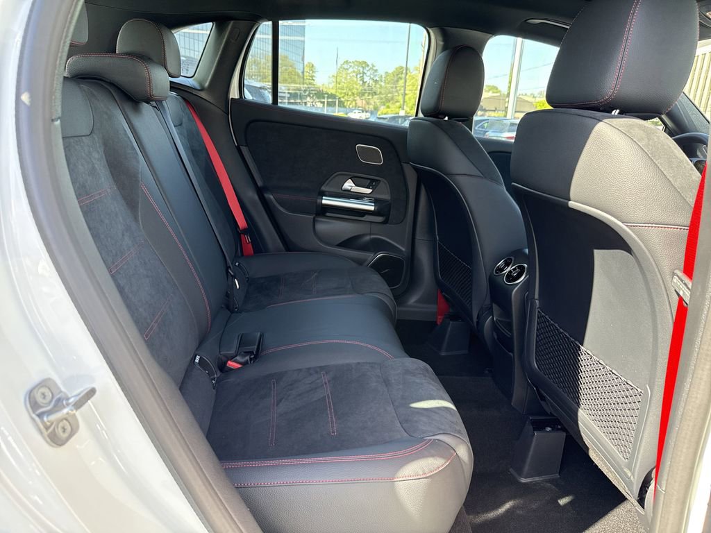 New 2025 Mercedes-Benz GLA 35 AMG 4MATIC image 17