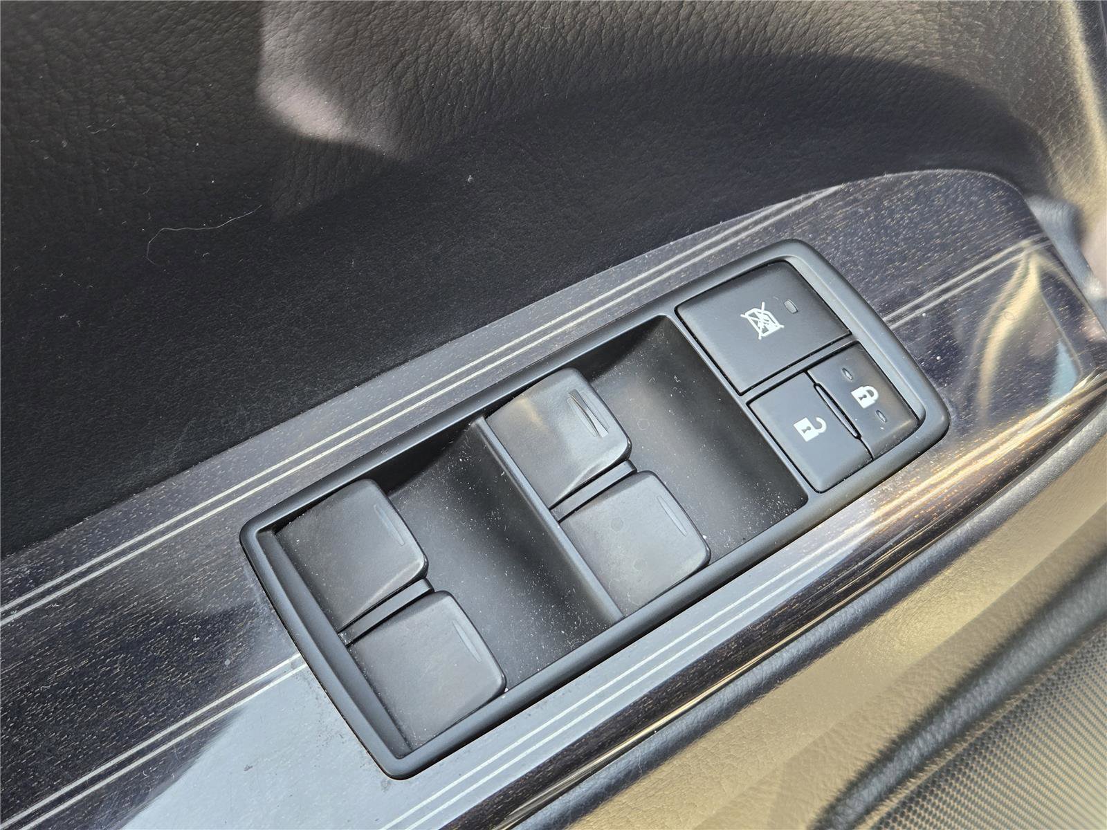 Used 2020 Lexus GX 460 Premium w/ Premium Package image 14