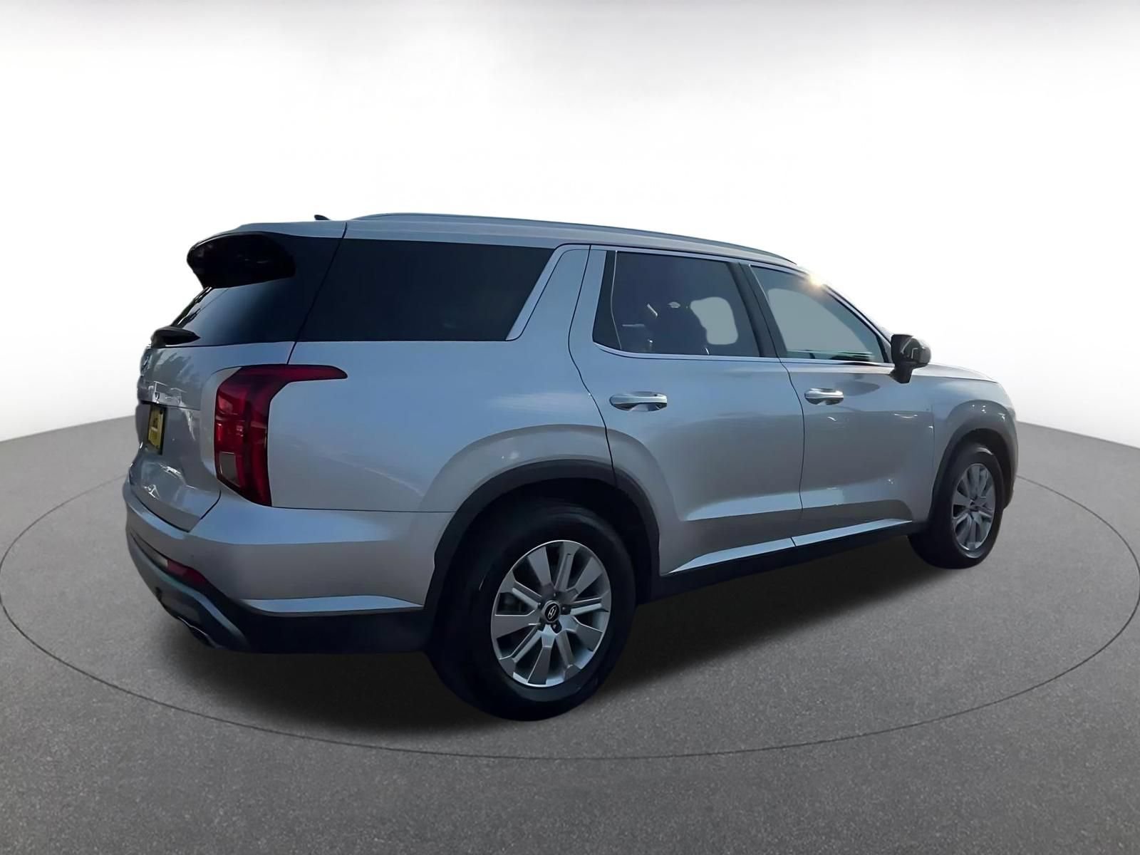 Used 2025 Hyundai Palisade SEL FWD image 13