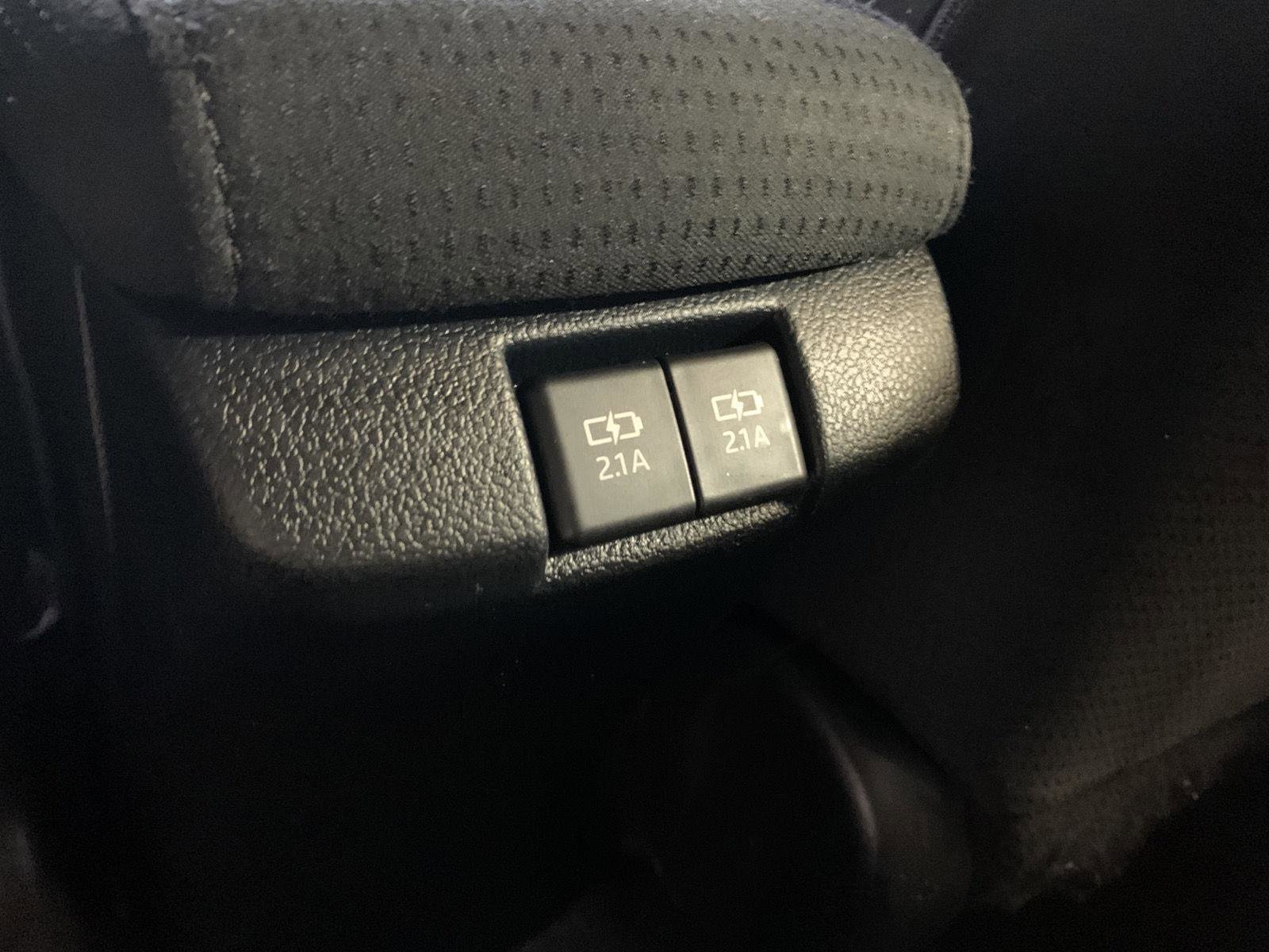 Used 2020 Toyota Prius Prime LE image 27