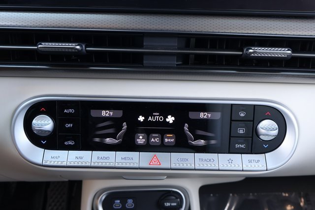 Used 2023 Genesis GV60 Advanced image 27