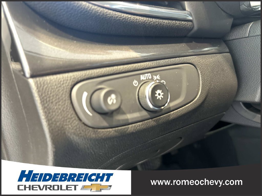 Used 2020 Buick Encore Preferred FWD image 30