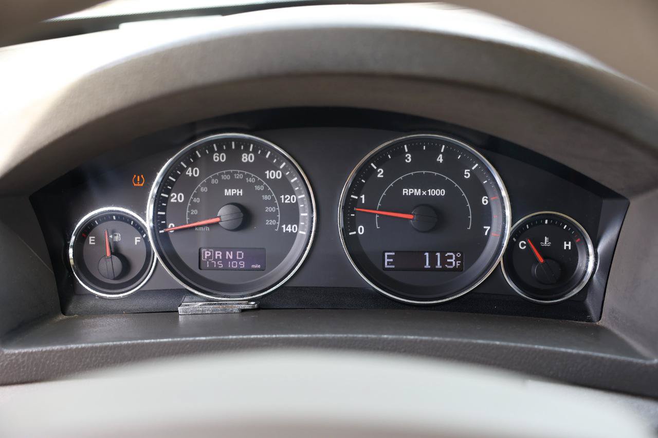 Used 2009 Jeep Grand Cherokee Laredo RWD image 27