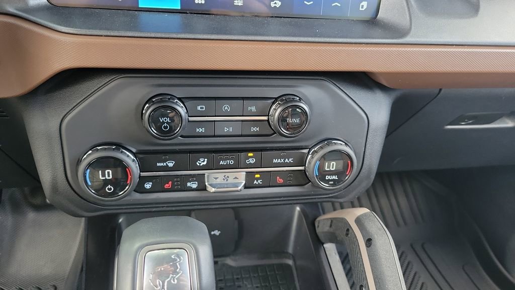 Used 2024 Ford Bronco Outer Banks image 30