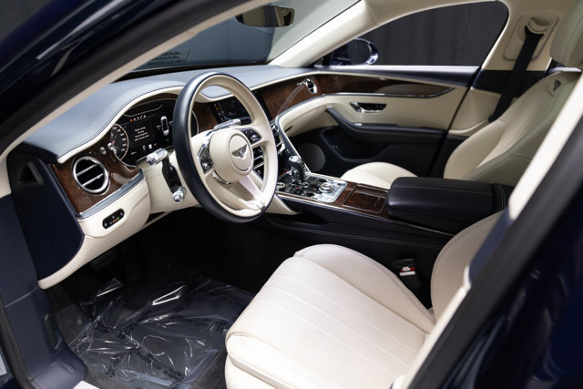 Used 2021 Bentley Flying Spur W12 image 44