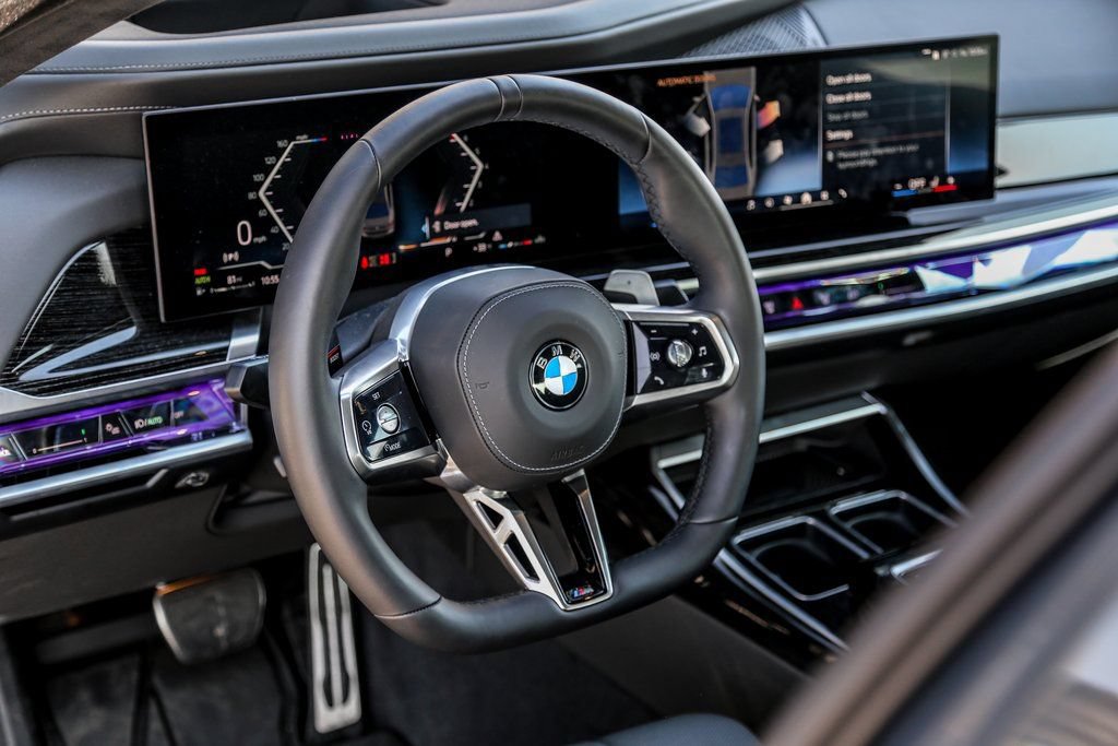 Used 2025 BMW 760i xDrive w/ Executive Package AWD/4WD image 12