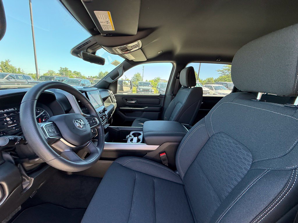 New 2026 RAM 1500 Express AWD/4WD image 12