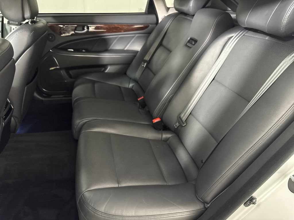 Used 2016 Hyundai Equus Signature RWD image 13