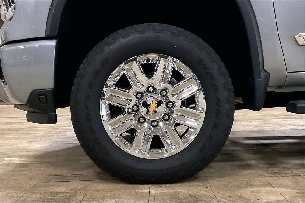 Used 2024 Chevrolet Silverado 2500 High Country w/ Z71 Off-Road Package AWD/4WD image 9