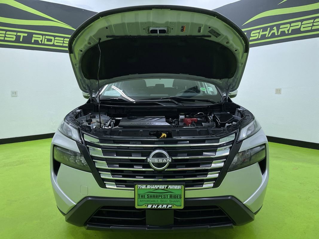 Used 2024 Nissan Rogue SV image 4