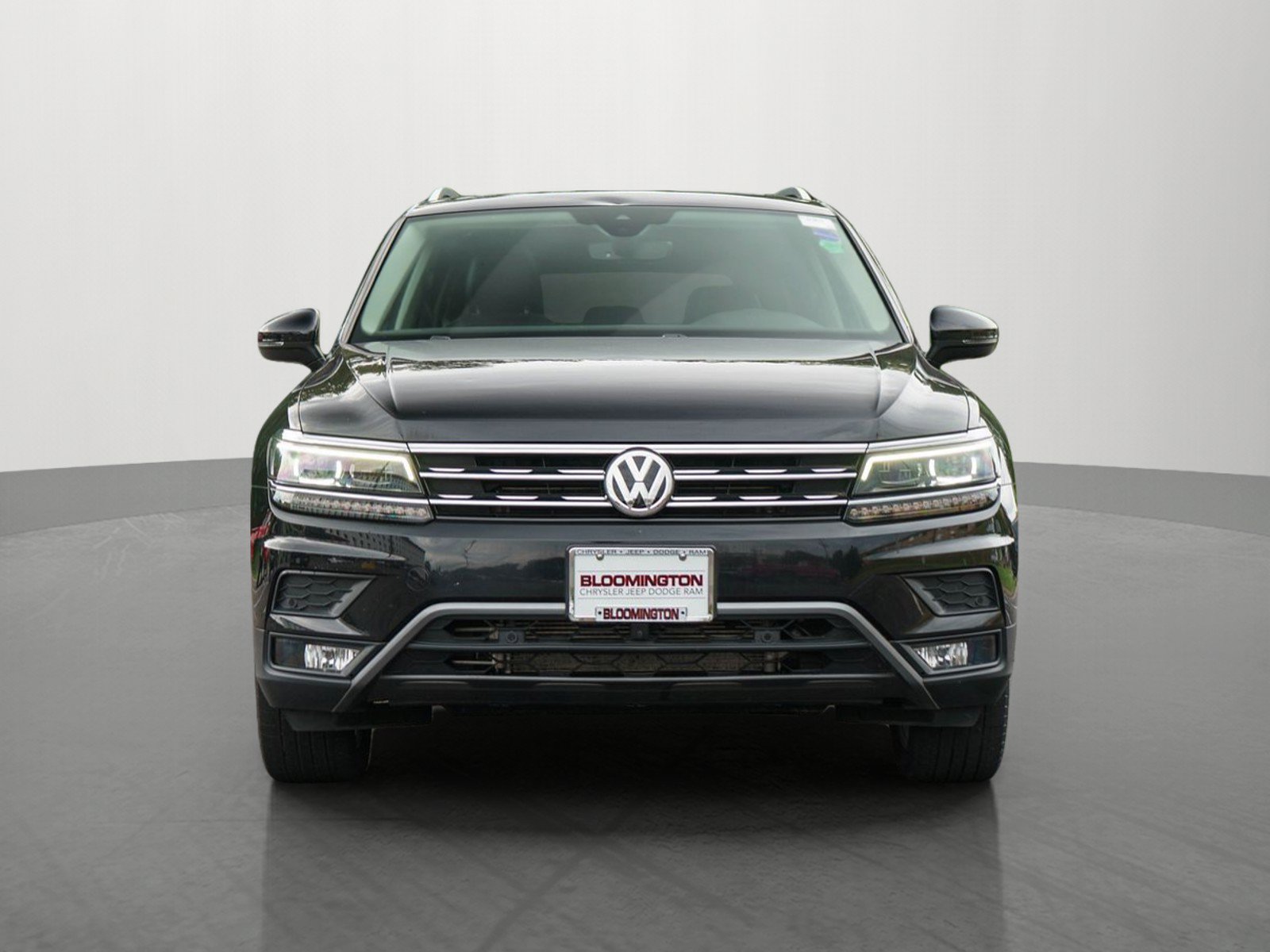 Used 2019 Volkswagen Tiguan SEL Premium w/ 3rd Row Seat Package AWD/4WD image 2