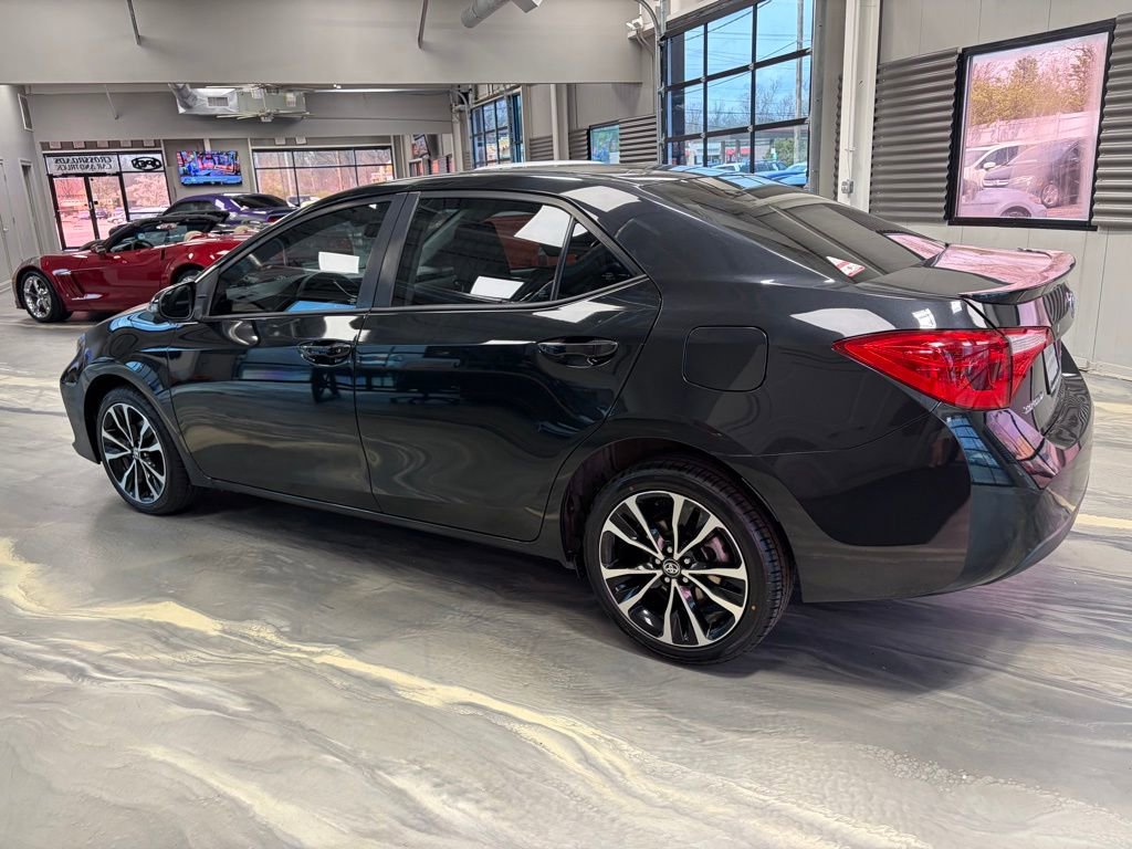 Used 2017 Toyota Corolla SE FWD image 30