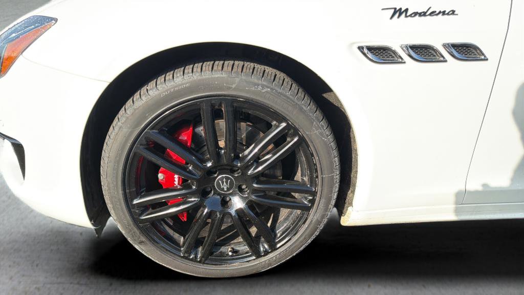 Used 2022 Maserati Quattroporte Modena Q4 image 16